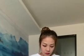 白短袖美女竖屏 - F070
